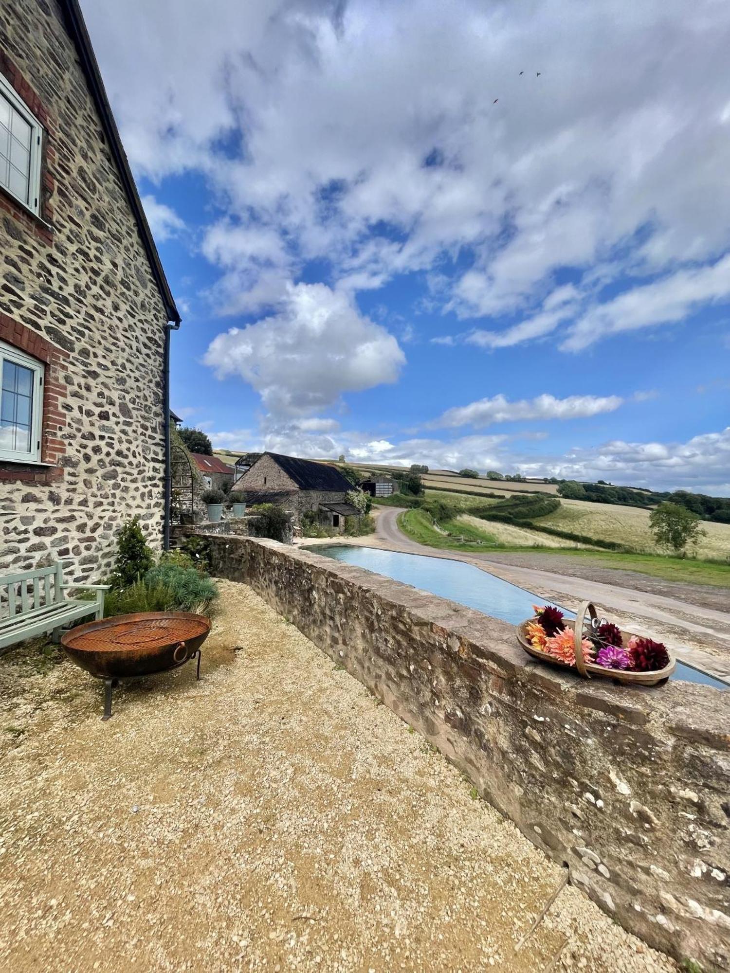 Slowley Farm Cottage Luxborough 객실 사진